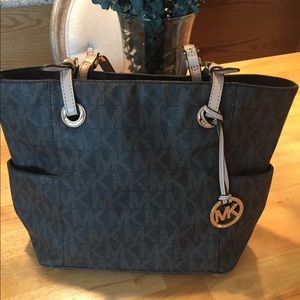Michael Kors - Signature Tote